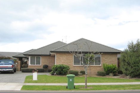 Photo of property in 44 Kahira Crescent, Papamoa Beach, Papamoa, 3118