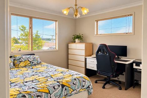 Photo of property in 25a Astley Avenue, New Lynn, Auckland, 0600