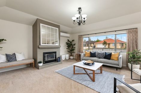 Photo of property in 8 Tarn Close, Pyes Pa, Tauranga, 3112