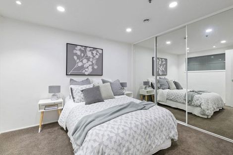 Photo of property in 175h Hurstmere Road, Takapuna, Auckland, 0622