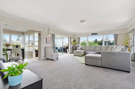 Photo of property in 8 Halberg Street, Papakura, 2110