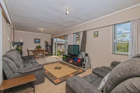 Photo of property in 693 Beach Road, Rothesay Bay, Auckland, 0630