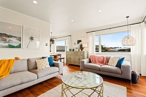 Photo of property in 84a Triangle Road, Massey, Auckland, 0614