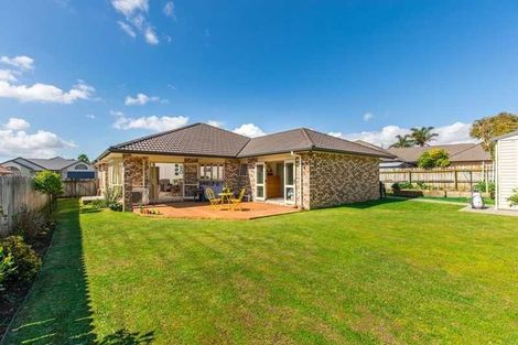 Photo of property in 58 Lothian Brae, Wattle Downs, Auckland, 2103