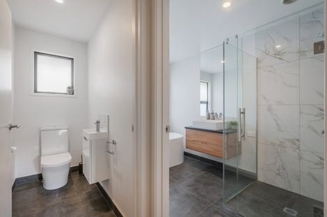 Photo of property in 10 Topping Place, Whitianga, 3510