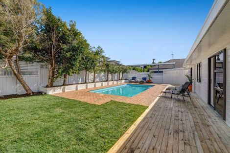 Photo of property in 31 Shuttleworth Place, Manly, Whangaparaoa, 0930