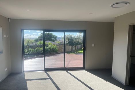 Photo of property in 28 Arrowsmith Drive, Clover Park, Auckland, 2019