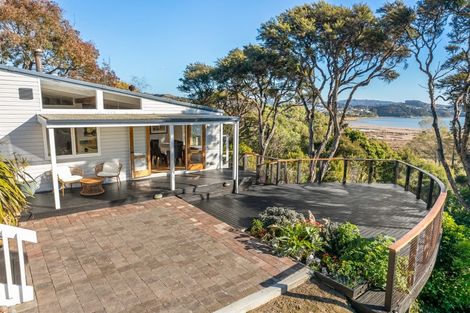 Photo of property in 92 Paekakariki Hill Road, Pauatahanui, Porirua, 5381