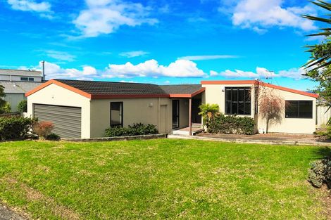 Photo of property in 131 West Harbour Drive, West Harbour, Auckland, 0618