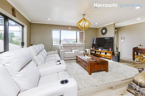 Photo of property in 48 Robert Ross Place, Clendon Park, Auckland, 2103