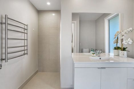Photo of property in 28 Northview Avenue, Winton, 9720