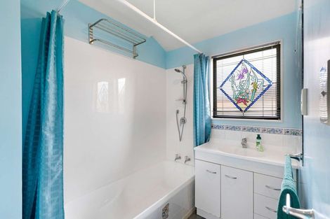 Photo of property in 18 Liddesdale Place, Papakura, 2110