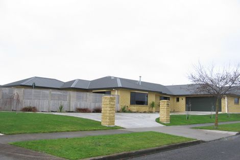 Photo of property in 145 Schnell Drive, Kelvin Grove, Palmerston North, 4414