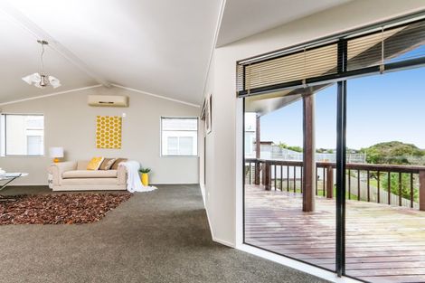 Photo of property in 131 West Harbour Drive, West Harbour, Auckland, 0618