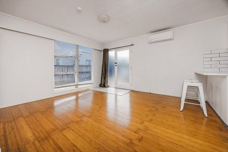 Photo of property in 2/8 James Road, Manurewa, Auckland, 2102