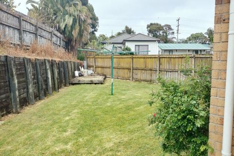 Photo of property in 18 Pyramid Place, Glen Eden, Auckland, 0602