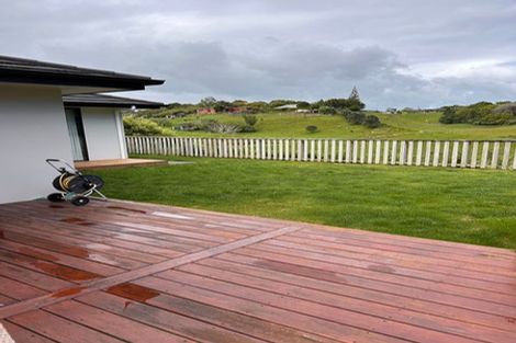 Photo of property in 8 Matau Lane, Ferndale, New Plymouth, 4310