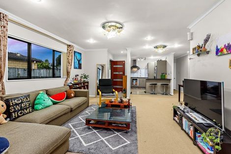 Photo of property in 18a Airdrie Road, Ranui, Auckland, 0612