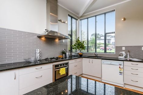 Photo of property in 131 West Harbour Drive, West Harbour, Auckland, 0618