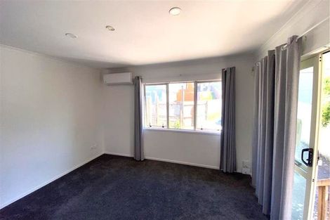 Photo of property in 11a Hollinbrigg Place, Manurewa, Auckland, 2102