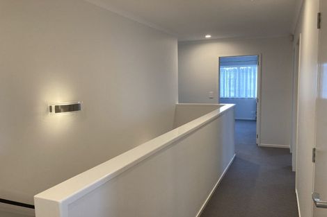 Photo of property in 37 Mettam Drive, Swanson, Auckland, 0614