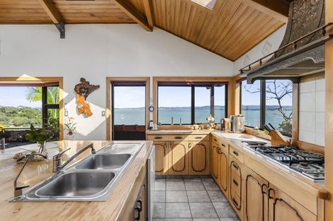 Photo of property in 16 Brigantine Drive, Beach Haven, Auckland, 0626