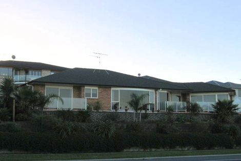 Photo of property in 58 Grand Drive, Orewa, 0931