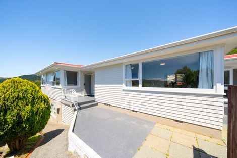 Photo of property in 82 Larsen Crescent, Tawa, Wellington, 5028