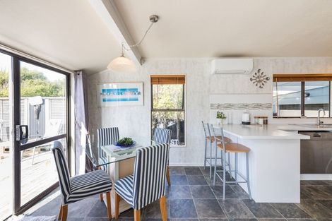 Photo of property in 28a Linklater Avenue, Foxton Beach, Foxton, 4815