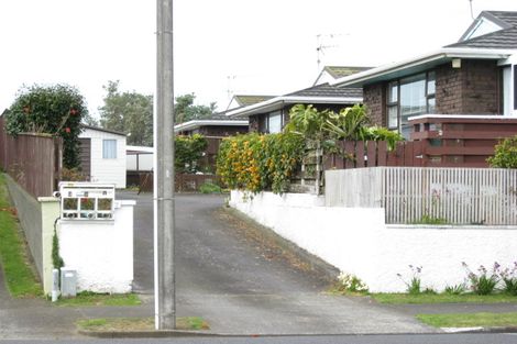 Photo of property in 2/7 Mahoe Street, Strandon, New Plymouth, 4312