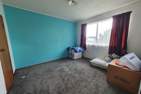 Photo of property in 28 Solar Road, Glen Eden, Auckland, 0602