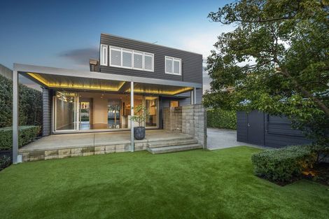 Photo of property in 28 Muritai Road, Milford, Auckland, 0620