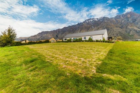 Photo of property in 19 Cunninghams Drive, Jacks Point, Queenstown, 9371