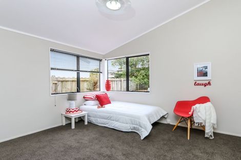 Photo of property in 131 West Harbour Drive, West Harbour, Auckland, 0618