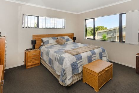Photo of property in 13 Woodcroft Way, Pukekohe, 2120
