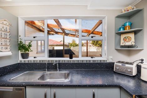 Photo of property in 32 Colombo Street, Hokowhitu, Palmerston North, 4410