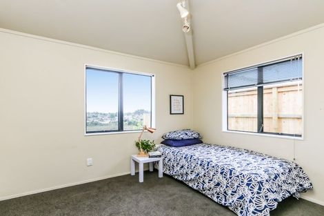 Photo of property in 131 West Harbour Drive, West Harbour, Auckland, 0618