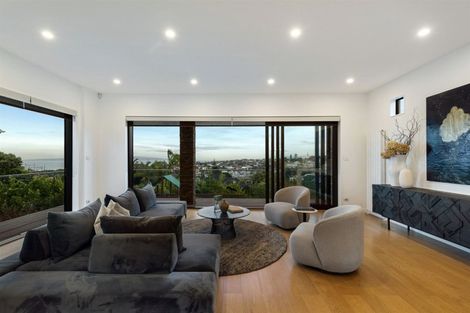 Photo of property in 13 Seaview Road, Castor Bay, Auckland, 0620