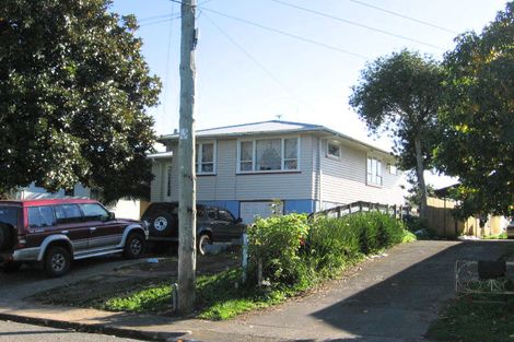 Photo of property in 28 Whitley Crescent, Otara, Auckland, 2023