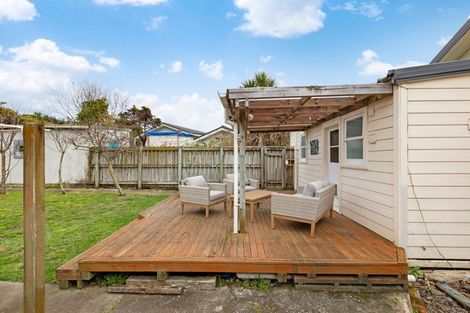 Photo of property in 2 Te Pari Pari Road, Pukerua Bay, 5026