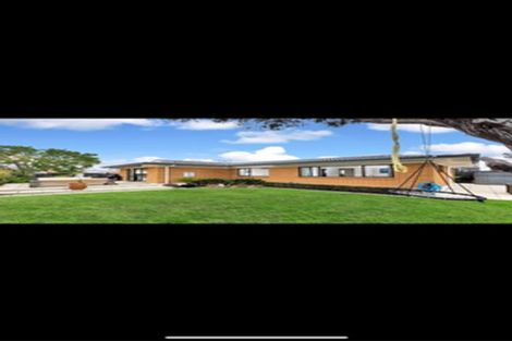 Photo of property in 1 Ray Small Drive, Papakura, 2110