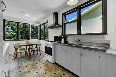 Photo of property in 8 Granby Place, Westown, New Plymouth, 4310