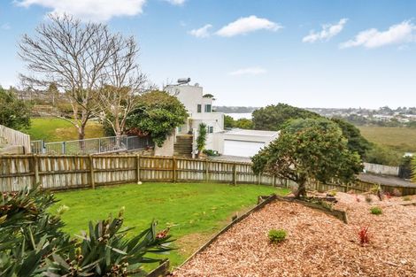 Photo of property in 131 West Harbour Drive, West Harbour, Auckland, 0618