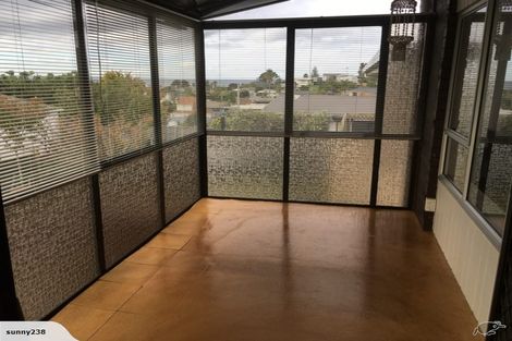 Photo of property in 1/20 Halldene Terrace, Red Beach, 0932