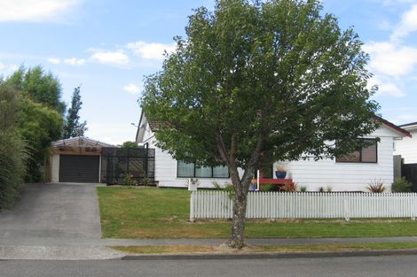 Photo of property in 30 Delaware Grove, Totara Park, Upper Hutt, 5018