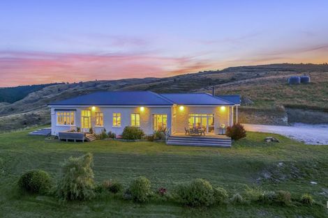 Photo of property in 67 Macraes Road, Waynes, Palmerston, 9483