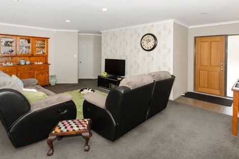 Photo of property in 13 Woodcroft Way, Pukekohe, 2120