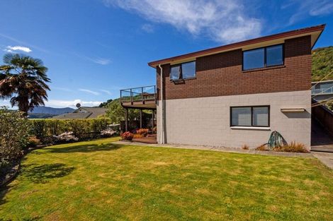 Photo of property in 14 Finlay Grove, Waikawa, Picton, 7220
