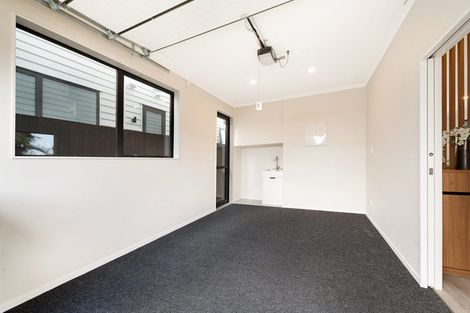 Photo of property in 11a Ballial Place, West Harbour, Auckland, 0618