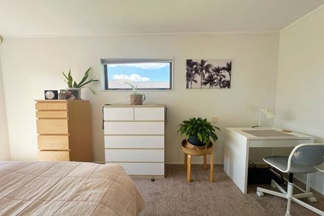 Photo of property in 12 Craigavon Drive, East Tamaki, Auckland, 2013